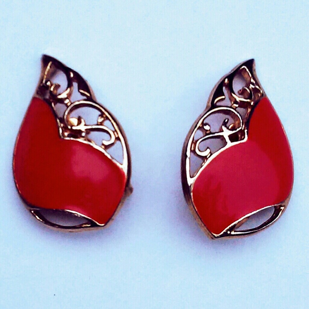 Clip Earrings Red Enamel & Gold tone Flame Scroll
